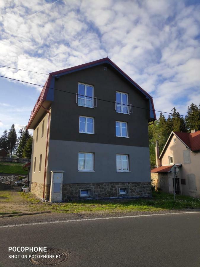 Apartman Raketa Pernink Eksteriør bilde